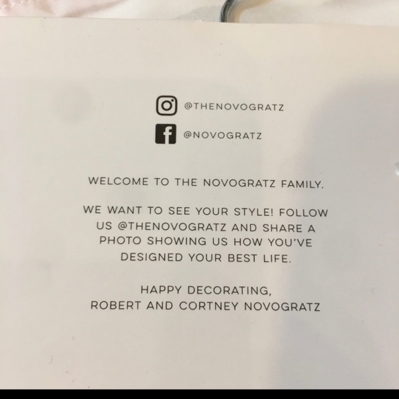 Novogratz Christmas Tablerunner NWT - Picture 8 of 8